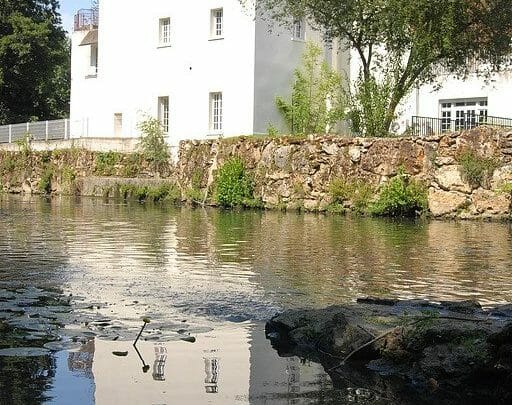 Moulin le long de l'Yerres Moulin le long de l'Yerres