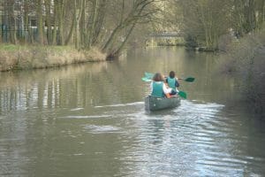 Prenez place à bord de canoës pour une virée sur l'Yerres